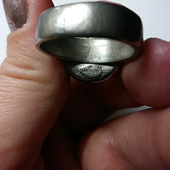 Givenchy ring - Picture 5 of 5